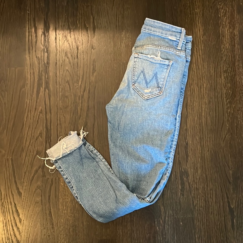 MOTHER Looker Ankle Fray Denim